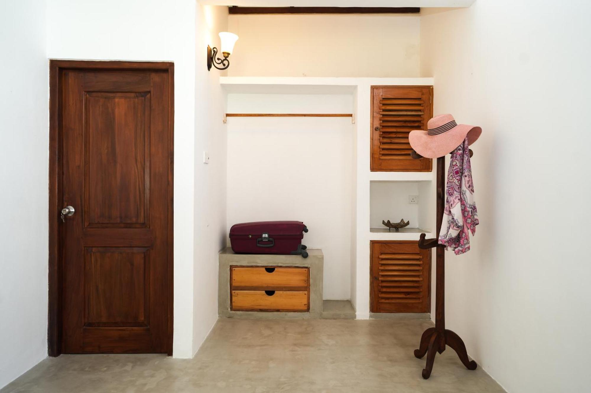 Summer House - Private Villa Close To International Airport Bia Джа-Ела Екстериор снимка