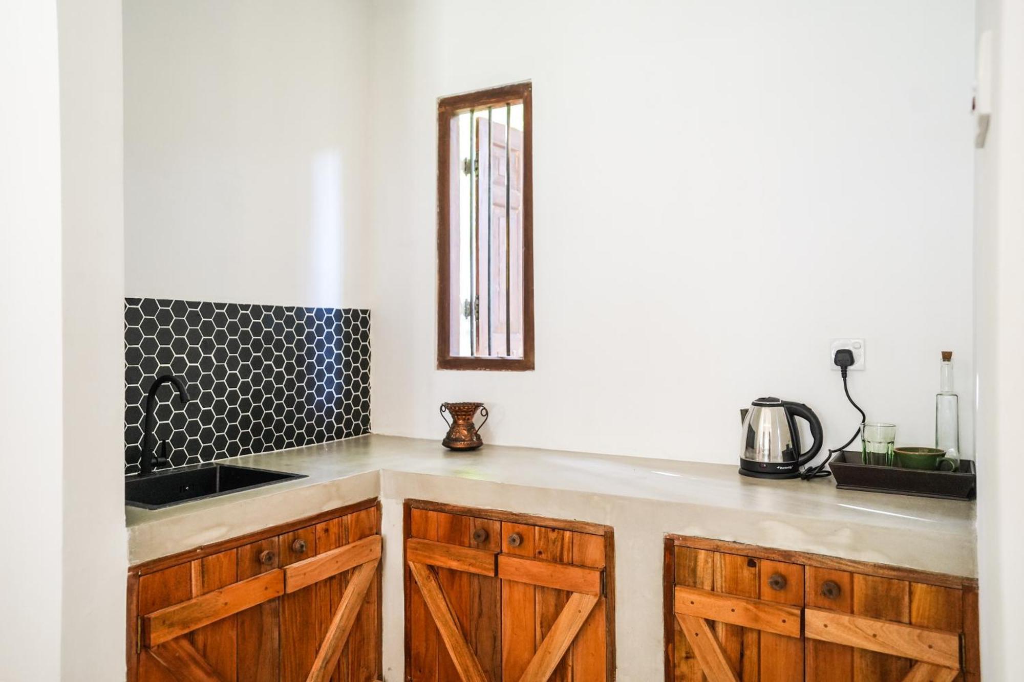 Summer House - Private Villa Close To International Airport Bia Джа-Ела Екстериор снимка