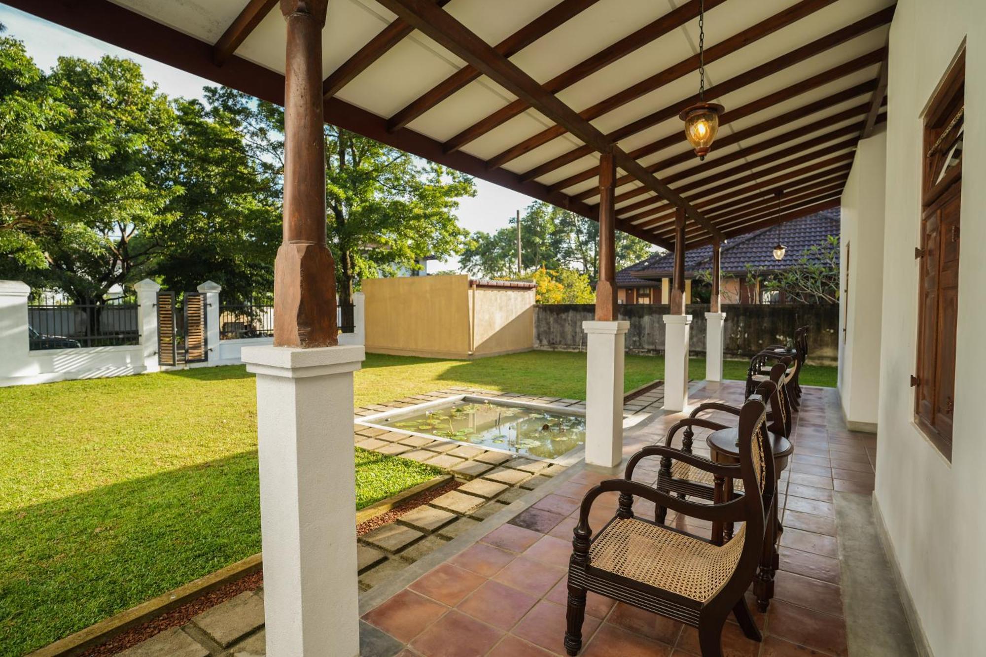 Summer House - Private Villa Close To International Airport Bia Джа-Ела Екстериор снимка