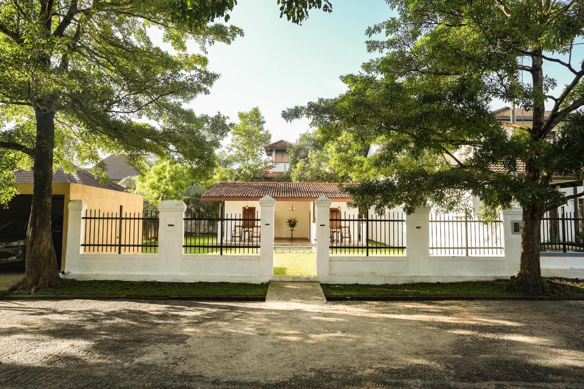 Summer House - Private Villa Close To International Airport Bia Джа-Ела Екстериор снимка