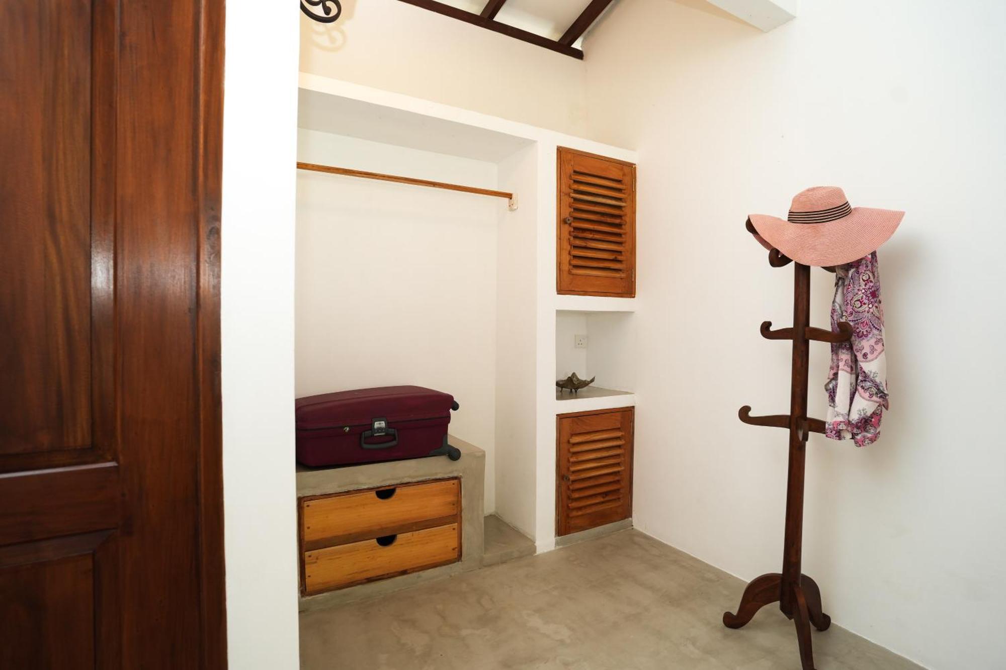 Summer House - Private Villa Close To International Airport Bia Джа-Ела Екстериор снимка